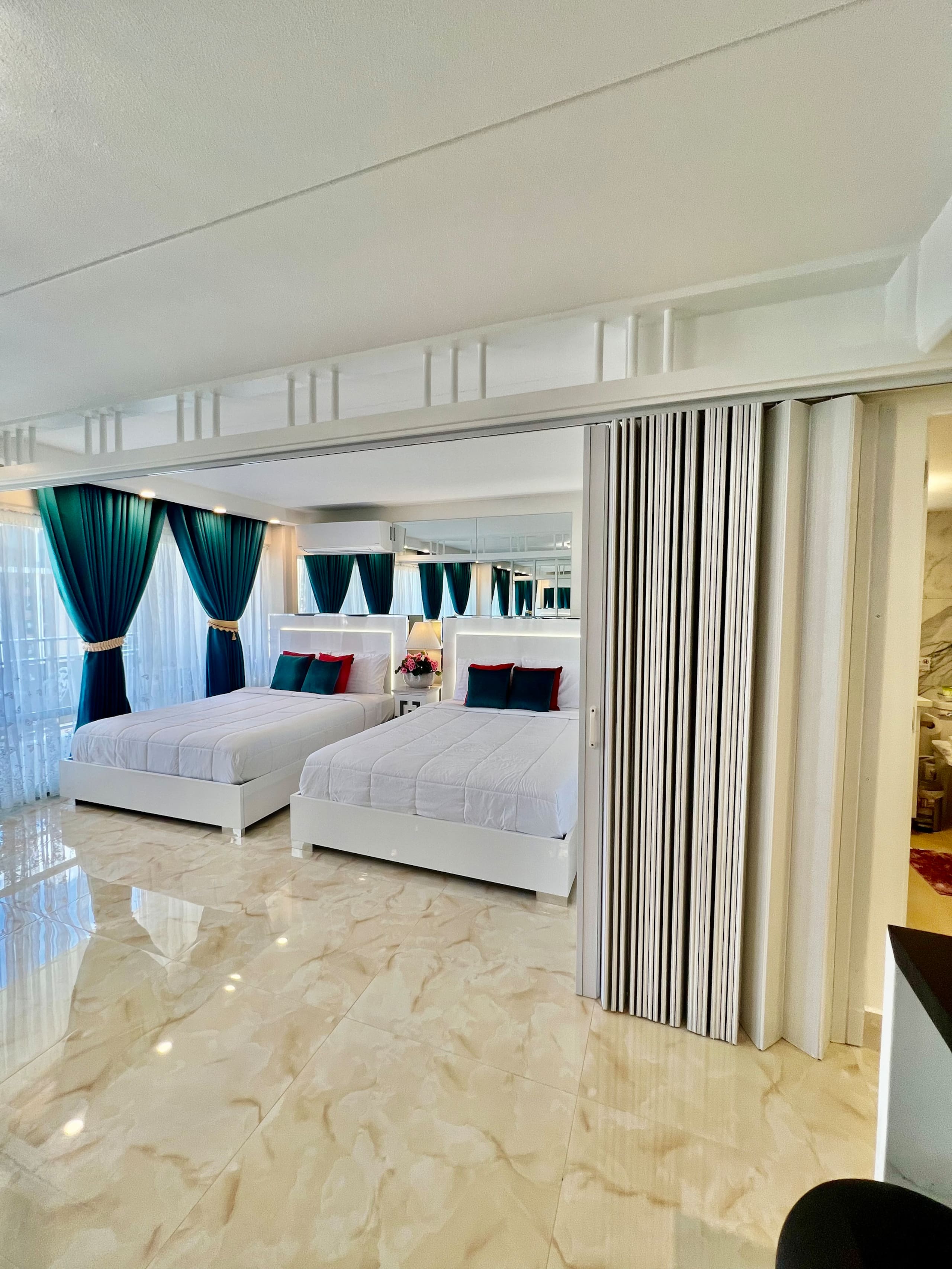 Condo in Honolulu · ★4.92 · 1 bedroom · 3 beds · 1 bath - Image 17