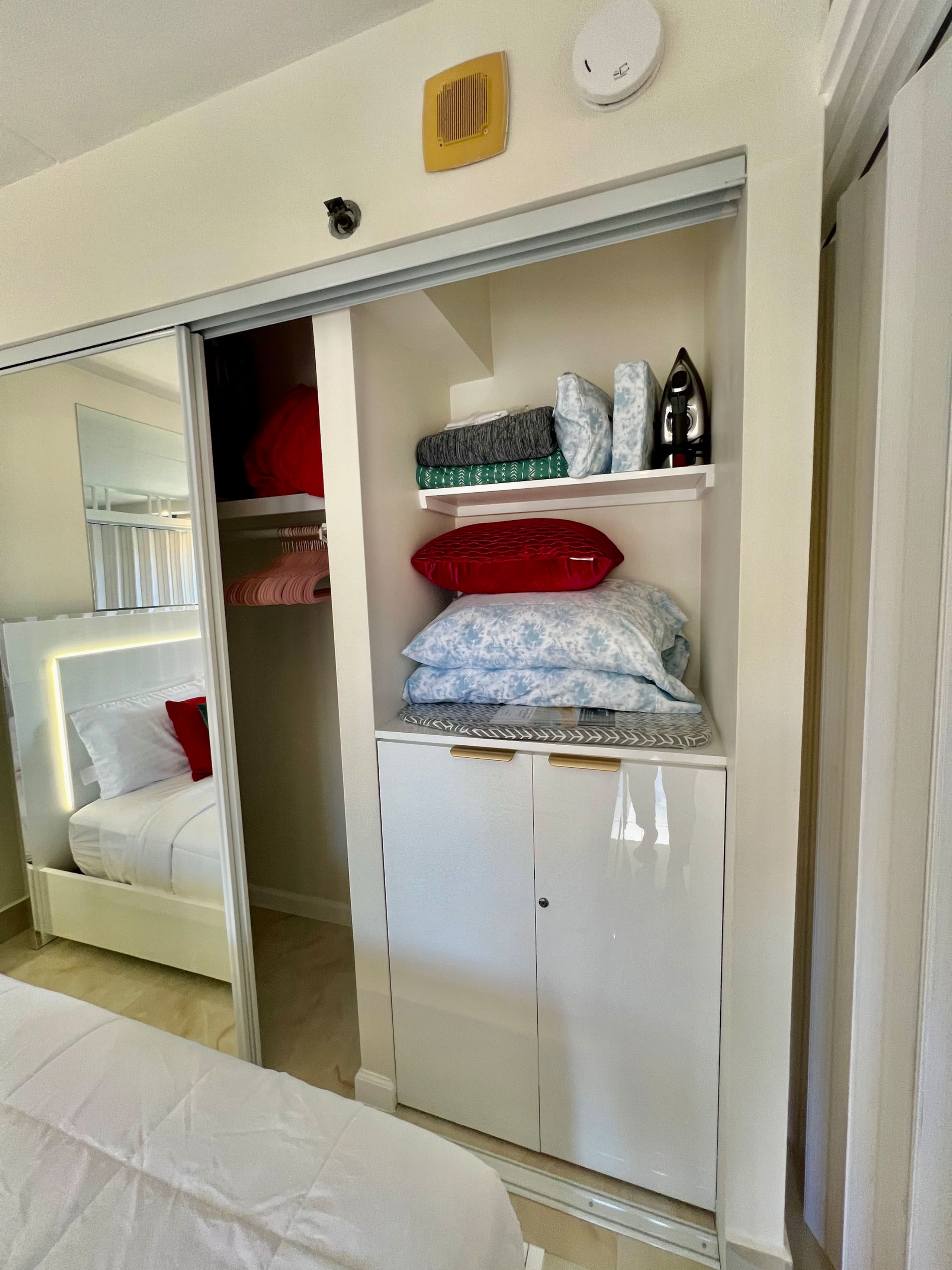 Condo in Honolulu · ★4.92 · 1 bedroom · 3 beds · 1 bath - Image 65