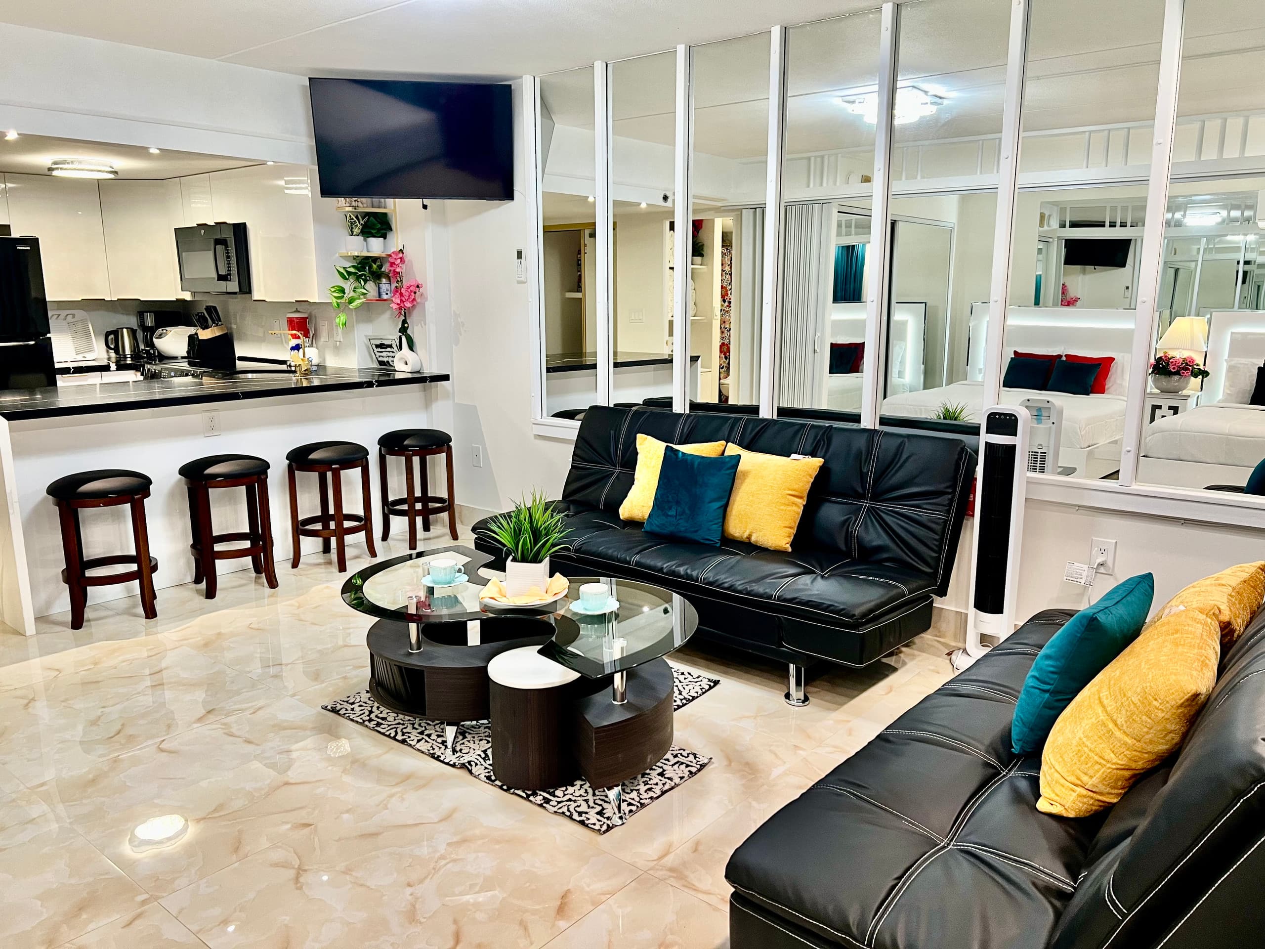 Condo in Honolulu · ★4.92 · 1 bedroom · 3 beds · 1 bath - Image 23
