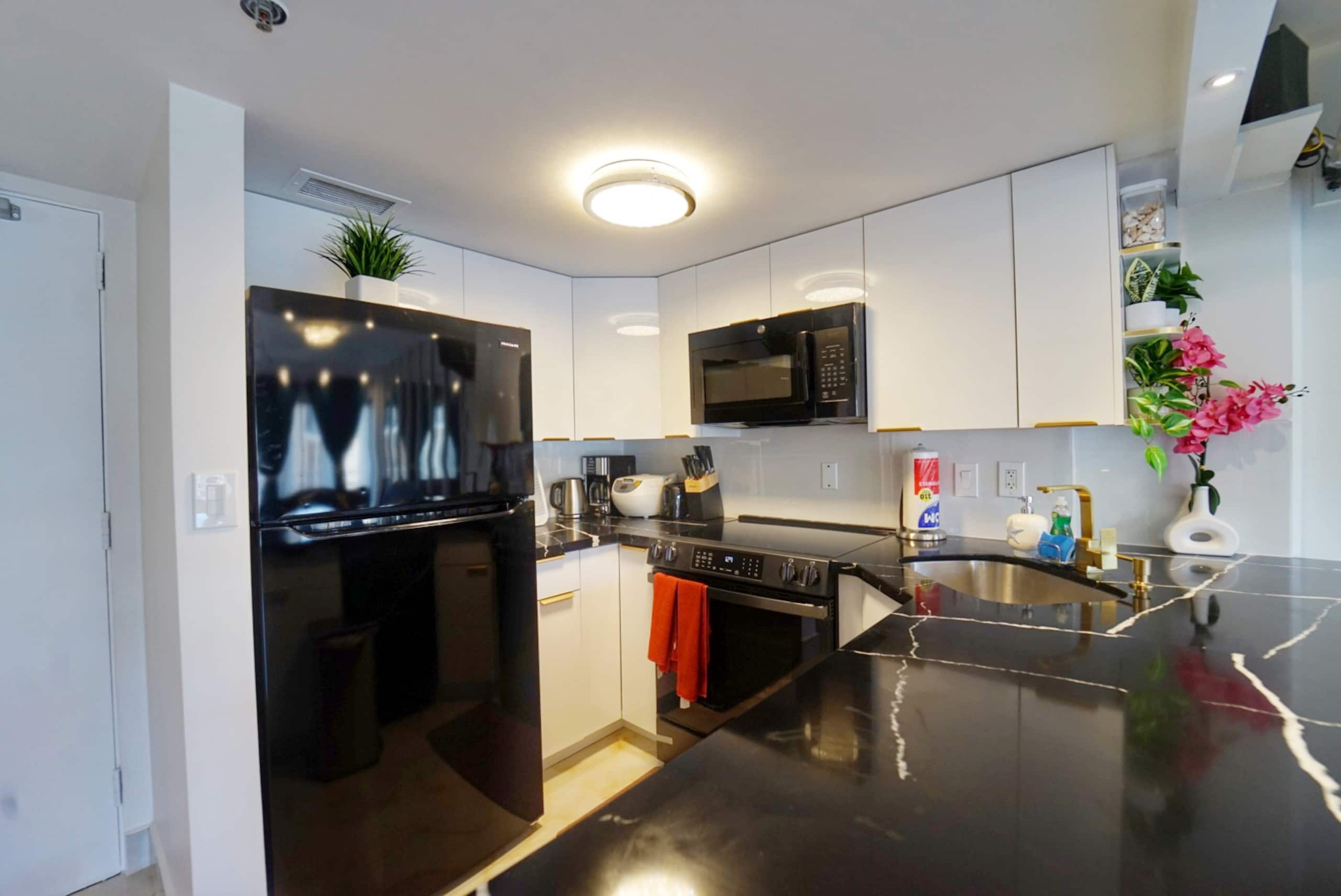 Condo in Honolulu · ★4.92 · 1 bedroom · 3 beds · 1 bath - Image 26