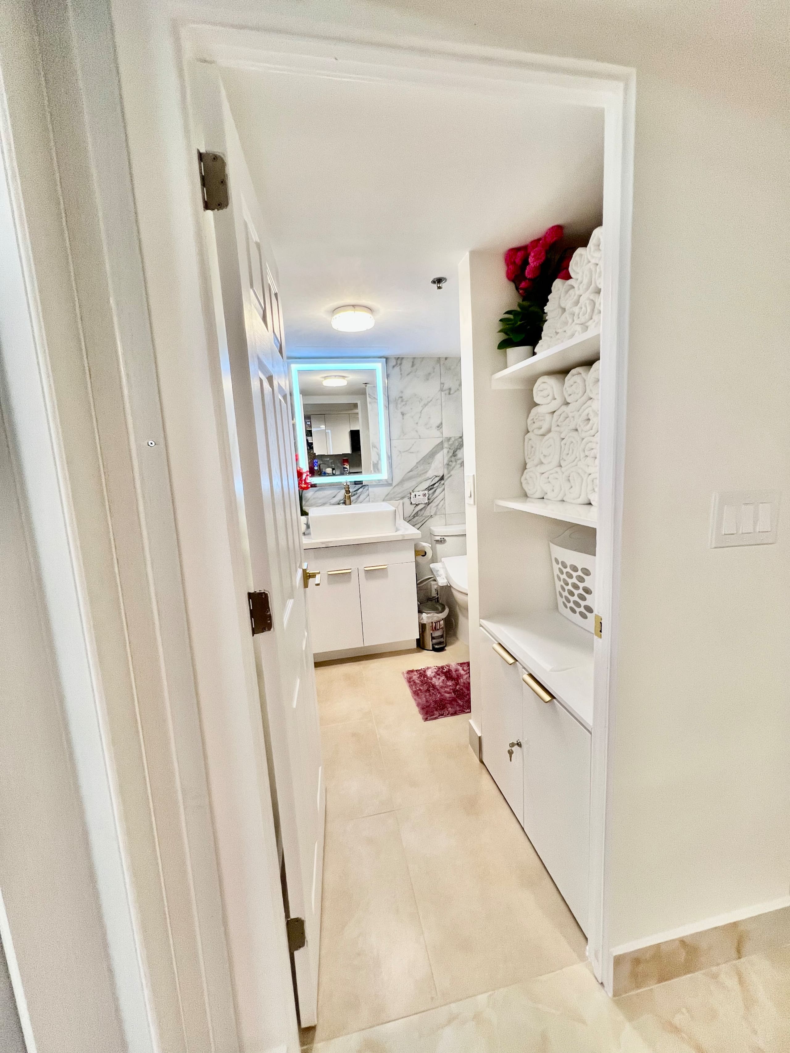Condo in Honolulu · ★4.92 · 1 bedroom · 3 beds · 1 bath - Image 43