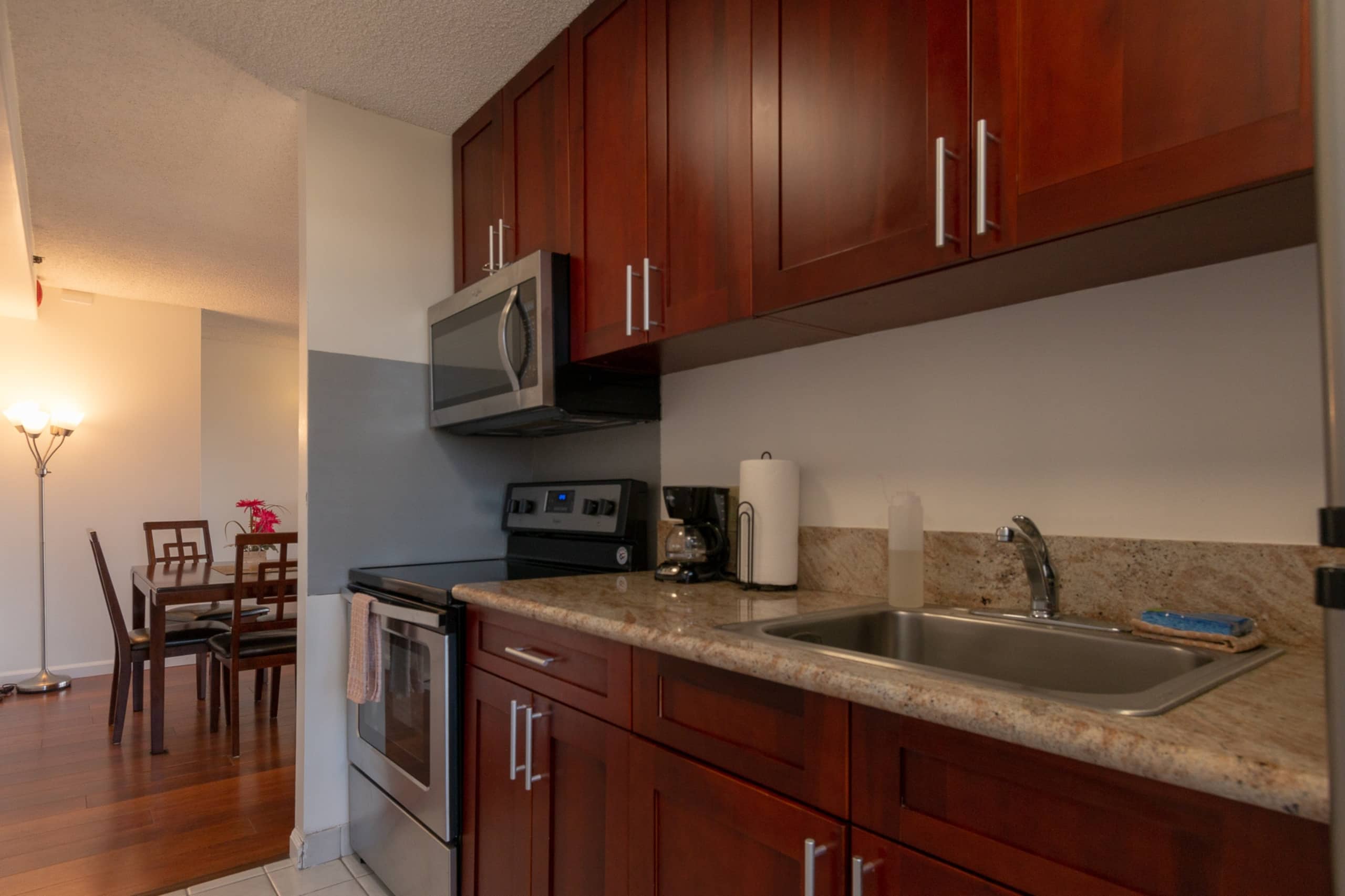 Condo in Honolulu · ★4.8 · 1 bedroom · 2 beds · 1 private bath - Image 11