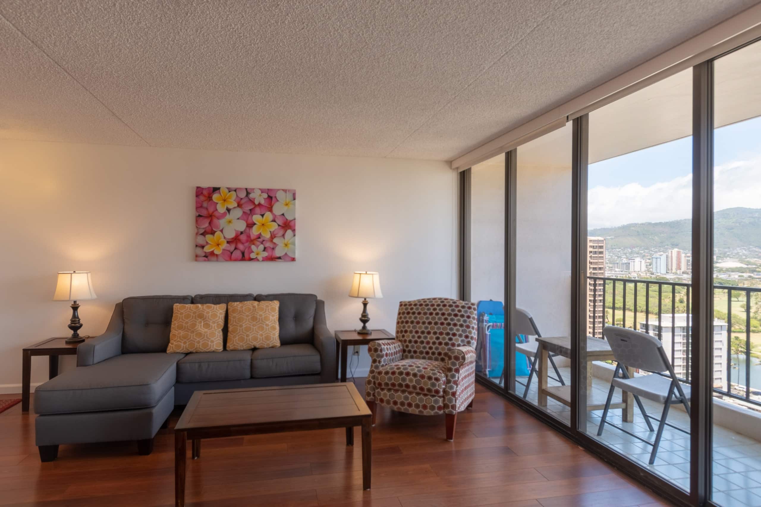 Condo in Honolulu · ★4.8 · 1 bedroom · 2 beds · 1 private bath - Image 8