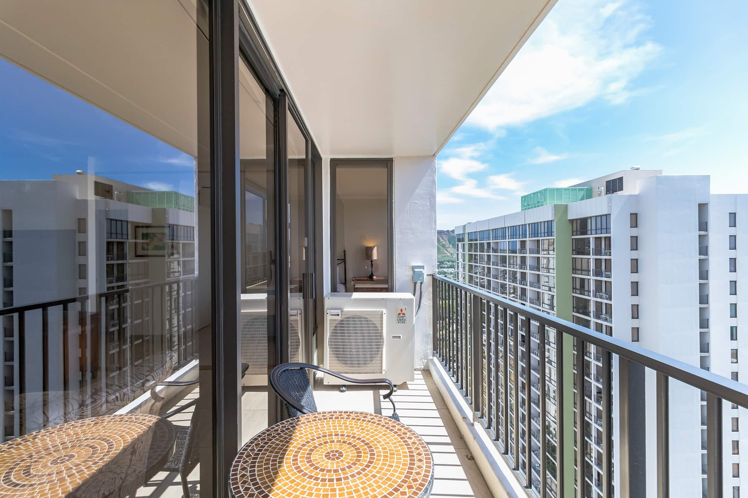 Condo in Honolulu · ★4.45 · 1 bedroom · 2 beds · 1 private bath - Image 30