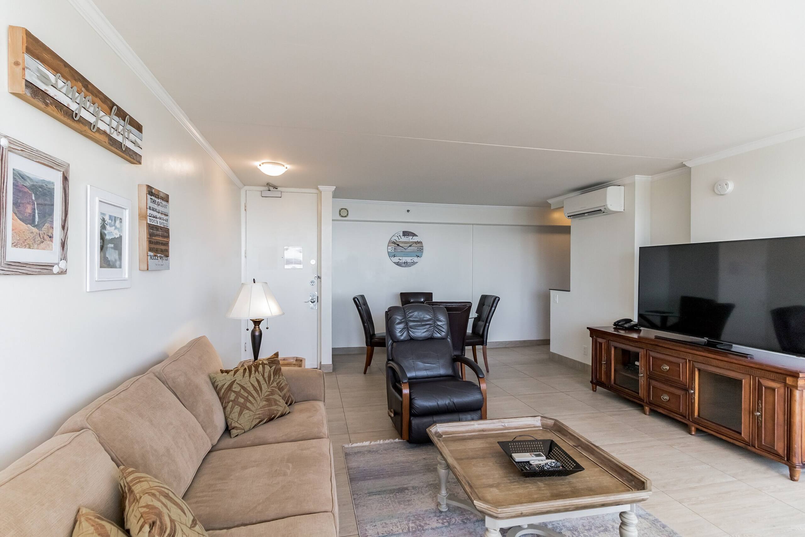 Condo in Honolulu · ★4.45 · 1 bedroom · 2 beds · 1 private bath - Image 20