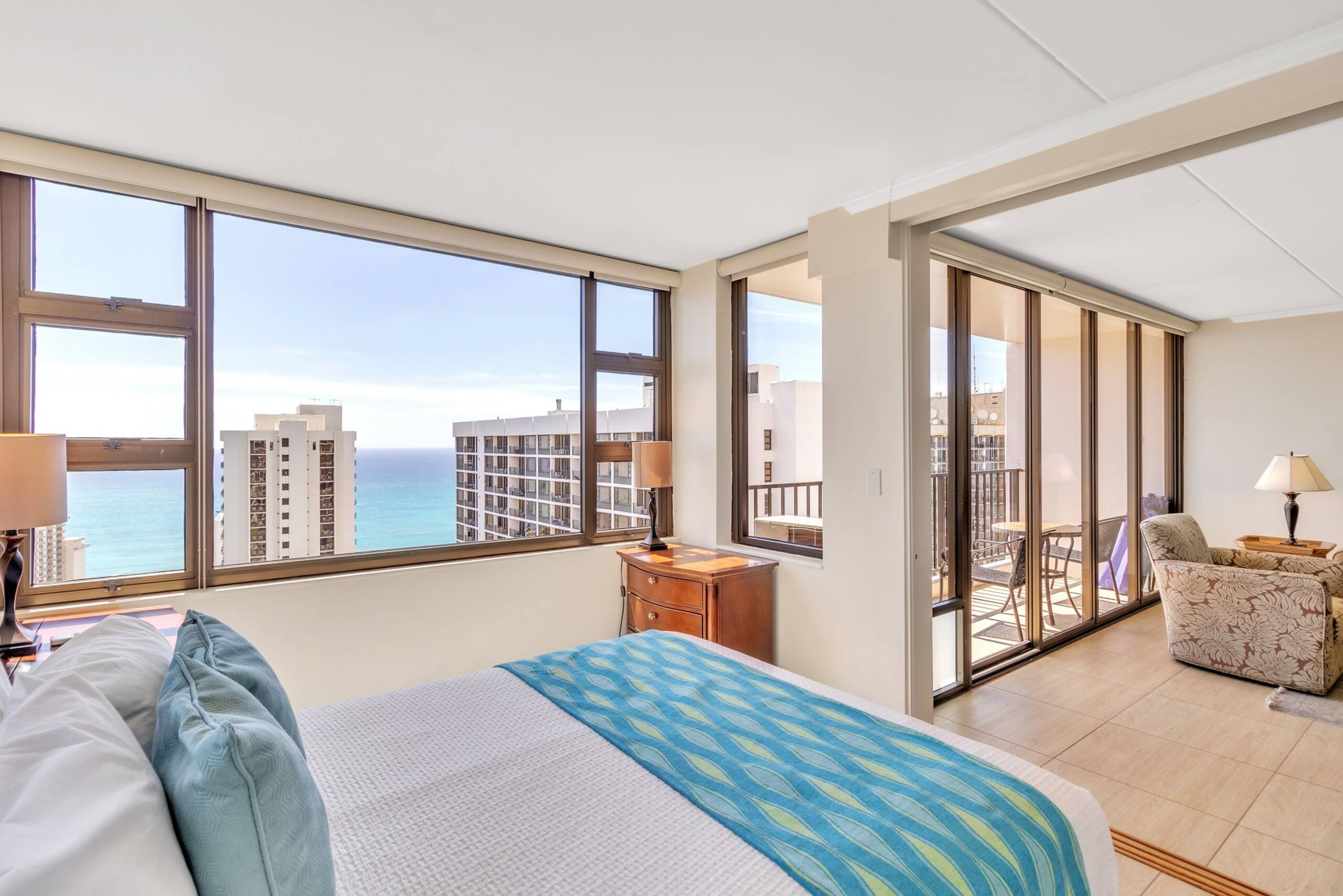 Condo in Honolulu · ★4.45 · 1 bedroom · 2 beds · 1 private bath - Image 16