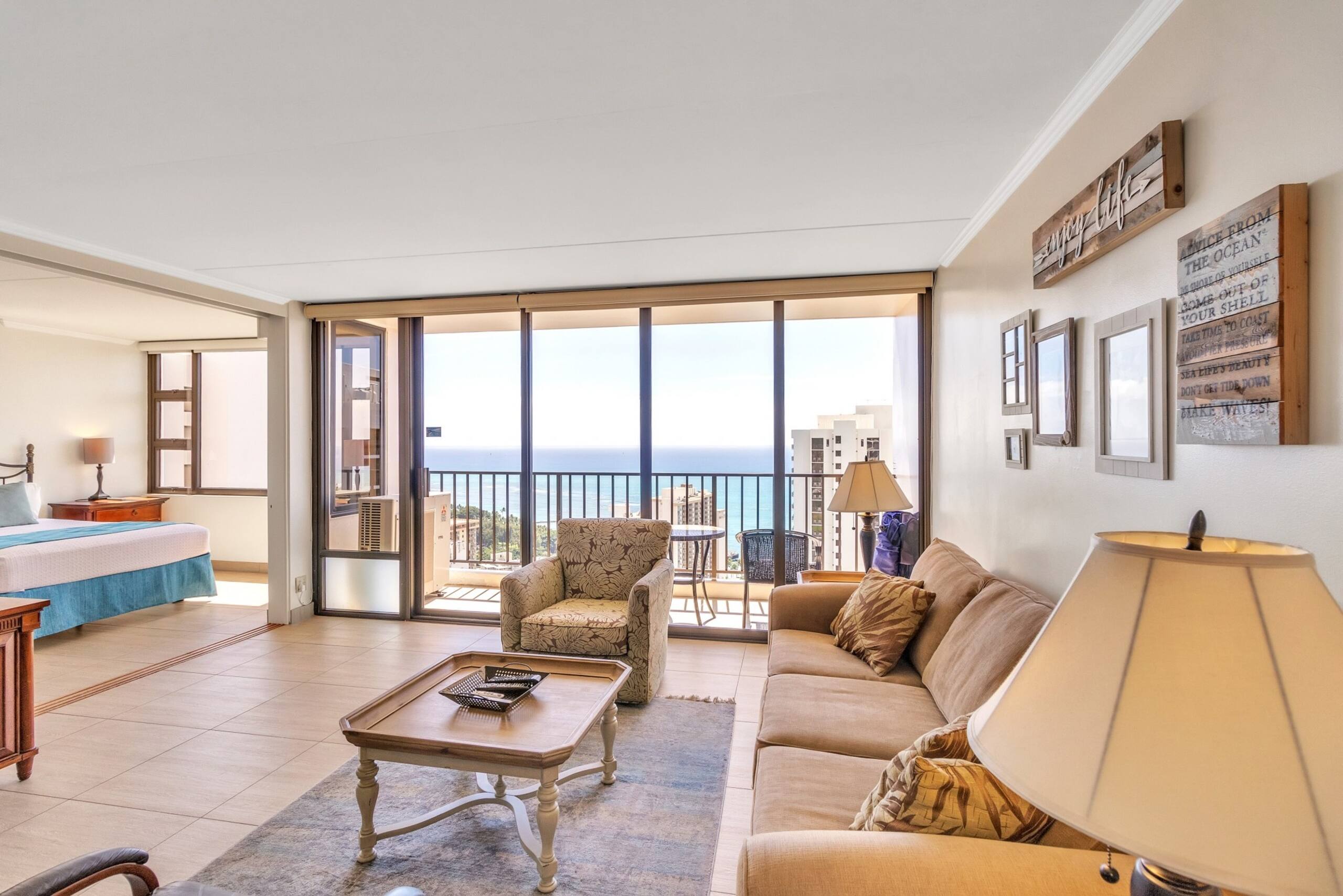 Condo in Honolulu · ★4.45 · 1 bedroom · 2 beds · 1 private bath - Image 9