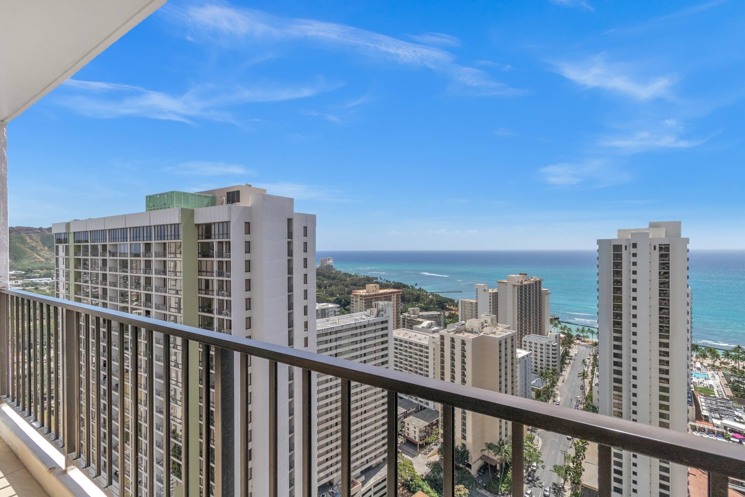 Condo in Honolulu · ★4.45 · 1 bedroom · 2 beds · 1 private bath - Image 28