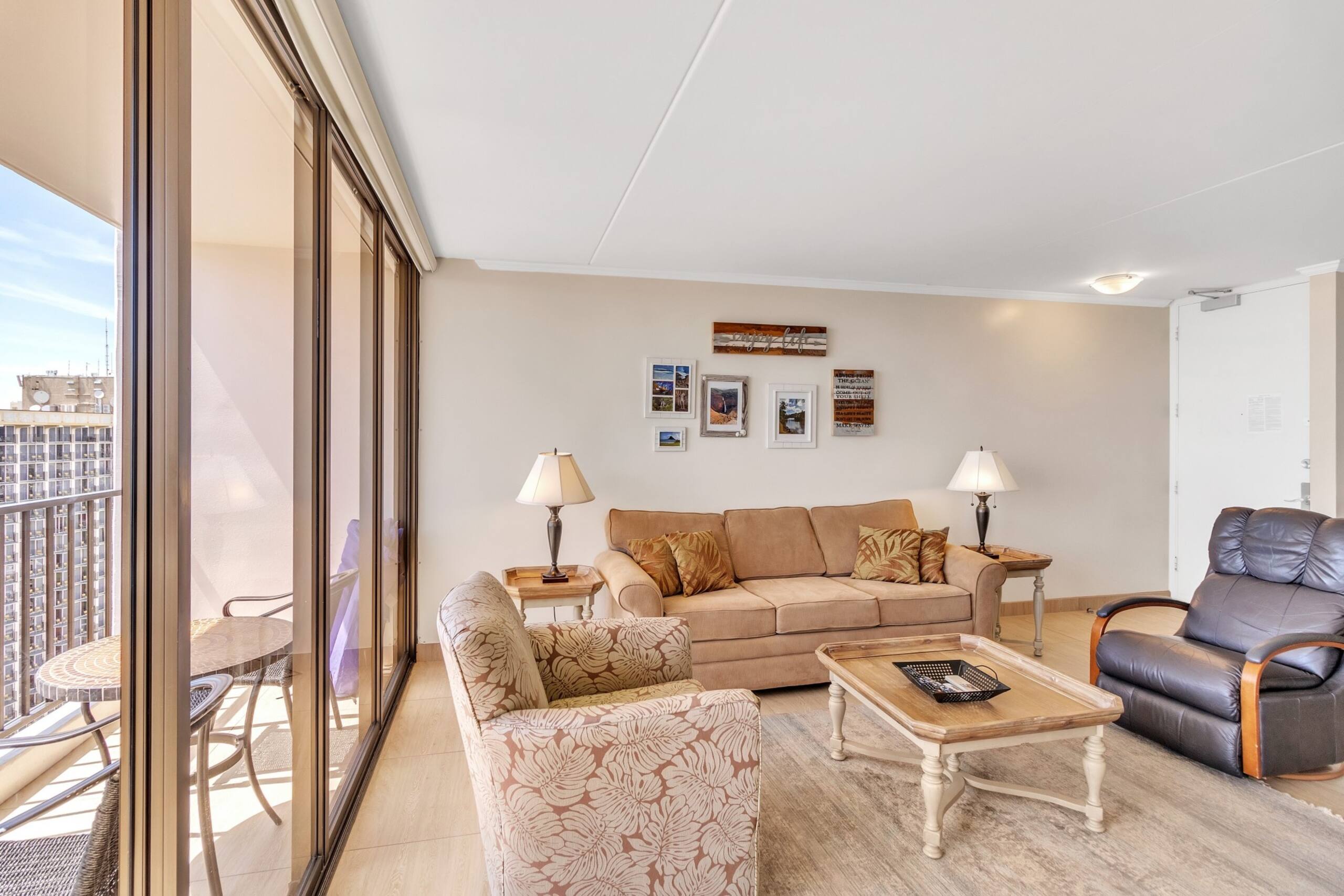 Condo in Honolulu · ★4.45 · 1 bedroom · 2 beds · 1 private bath - Image 17