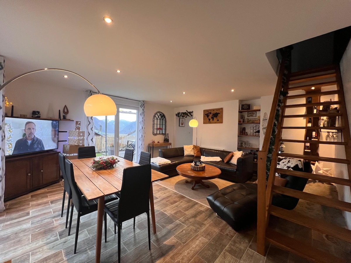 Popular Airbnb listing: Detached house: Quiet/View of the Glaciers in La Léchère