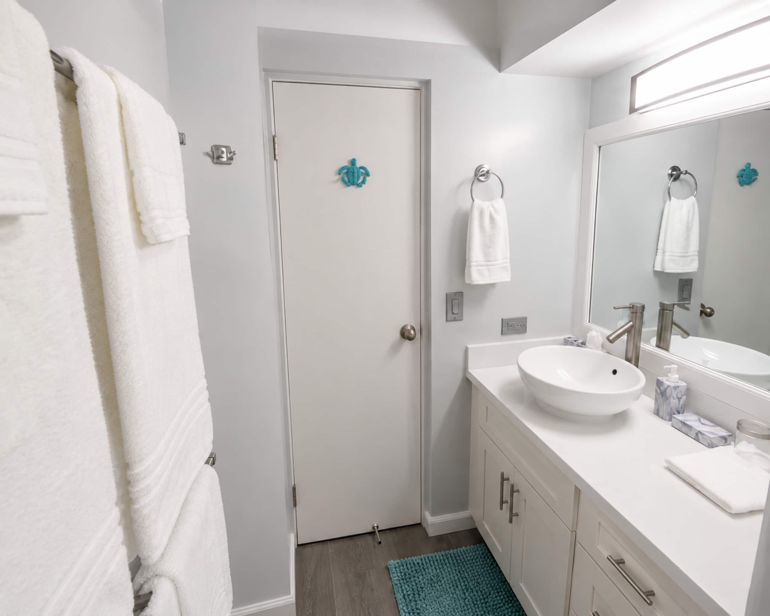 Condo in Honolulu · ★4.9 · 1 bedroom · 2 beds · 1 bath - Image 16