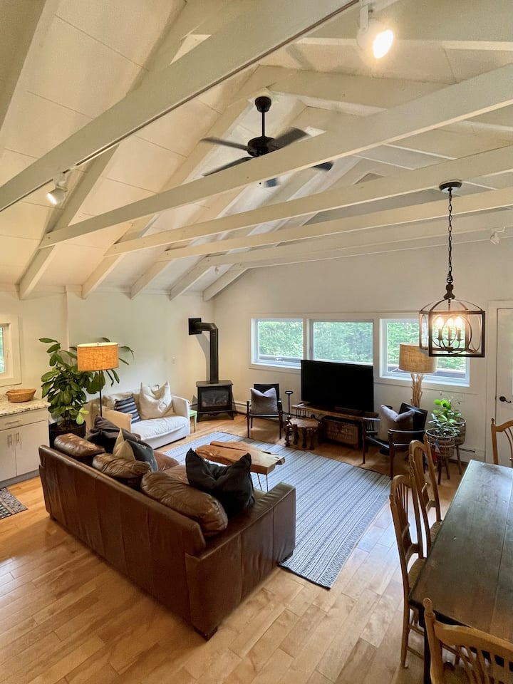 Stowe Chalet | Hike, Bike & Brewery Escape - Stowe, VT
