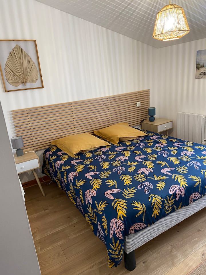 160/200 سرير في الطابق العلوي (أغطية السرير حسب الحجز)