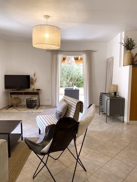 Popular Airbnb listing: La Fabrique – Pretty villa with shared pool in Pernes Les Fontaines
