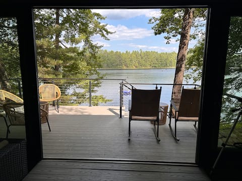 Lakefront. Fire pit. Game Room. Water trampoline