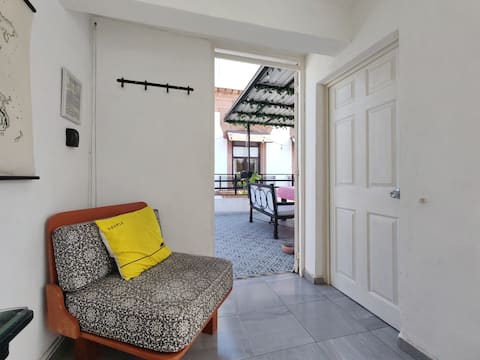 Successful Airbnb property: Private Terrace, Apartment, 1 Room. in Barrio De San Sebastián