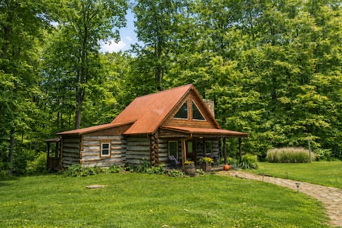5 Star Cabin | Hot Tub + Private Pond