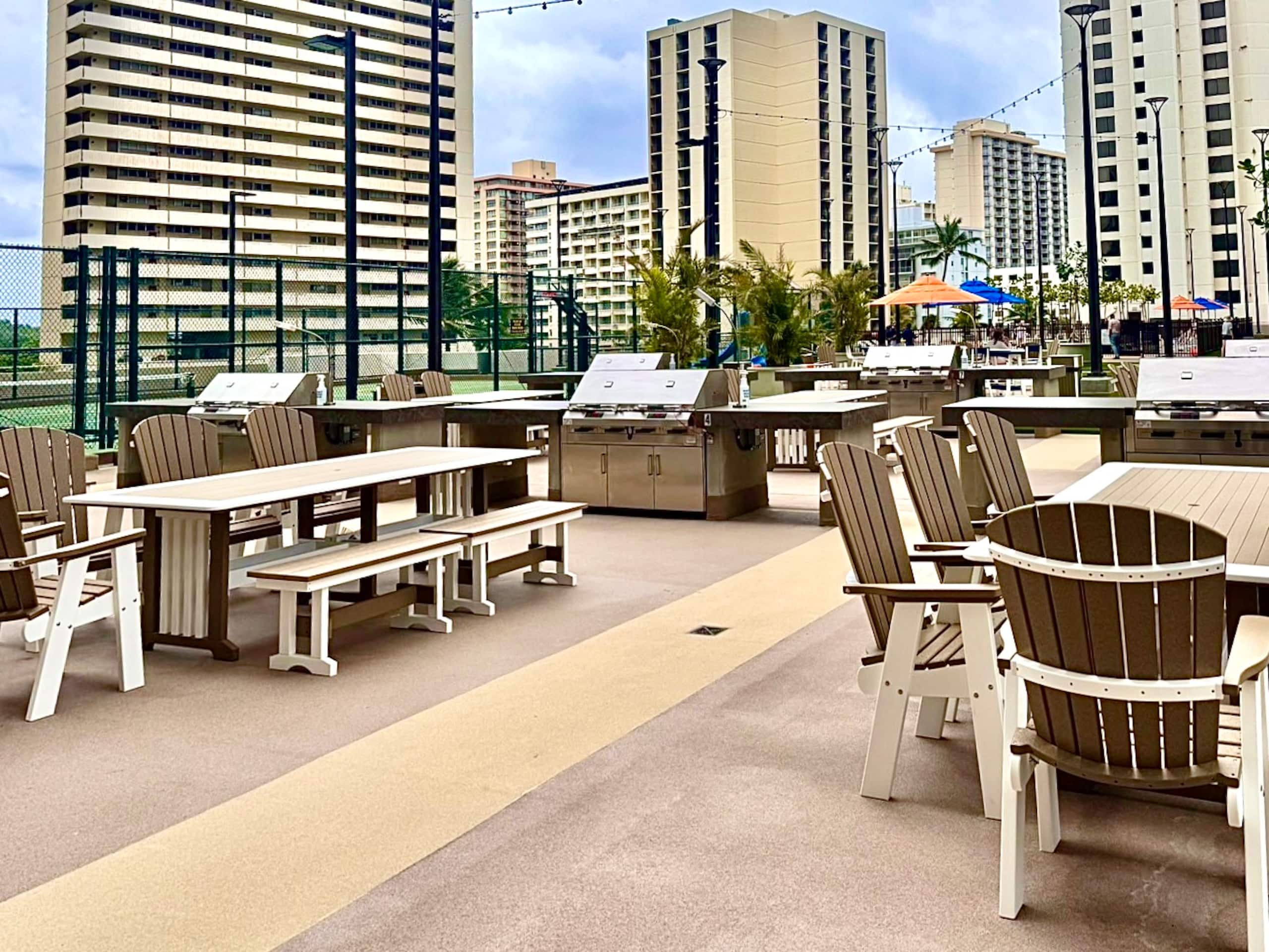 Condo in Honolulu · ★4.77 · 1 bedroom · 3 beds · 1 private bath - Image 5