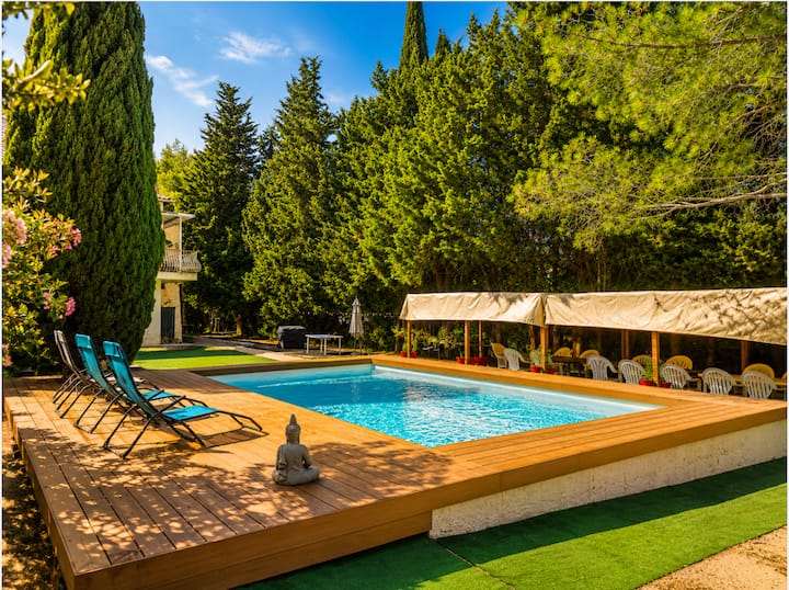 Calme Et Nature Sous Les Cyprès Avec Piscine - Martigues
