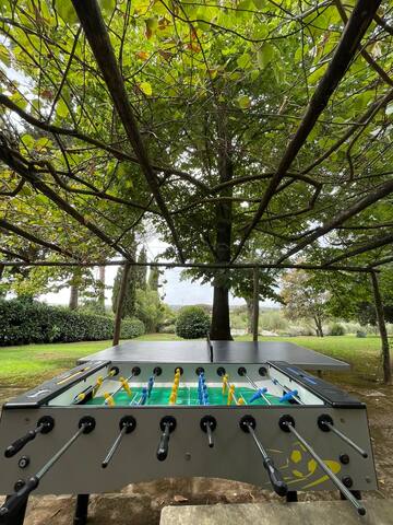 A green gate to Rome gallery image 2