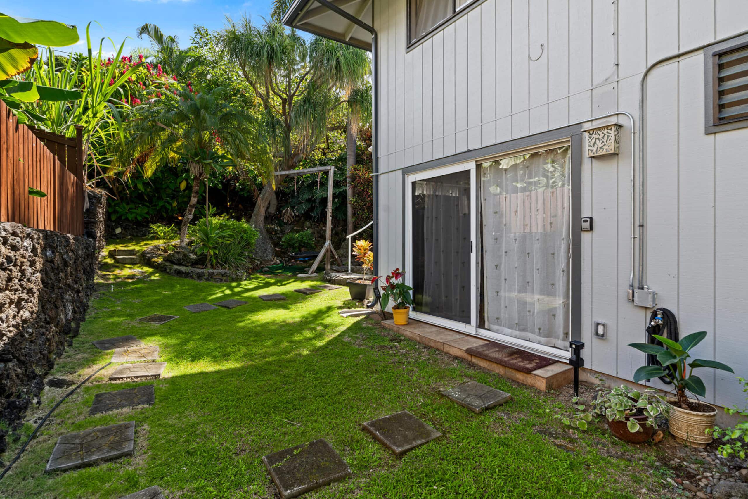 Home in Kailua-Kona · ★4.94 · 4 bedrooms · 5 beds · 3 baths - Image 61