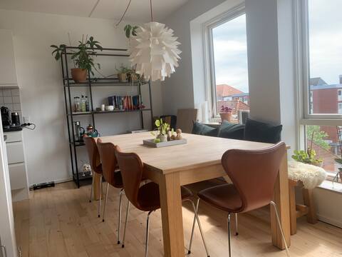 Lovely, bright and cozy apartment in Søborg