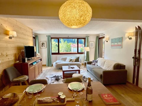 Top Airbnb: Grenatin｜Alpine chic, view｜Pool & gondola｜4* in Vallorcine