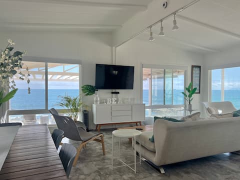 Incredible view. Cozy and Modern beach House