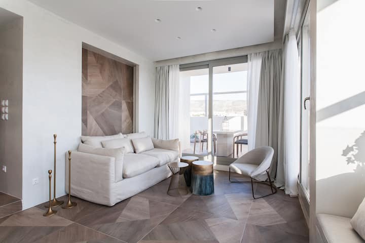 سرير أريكة بحجم كبير