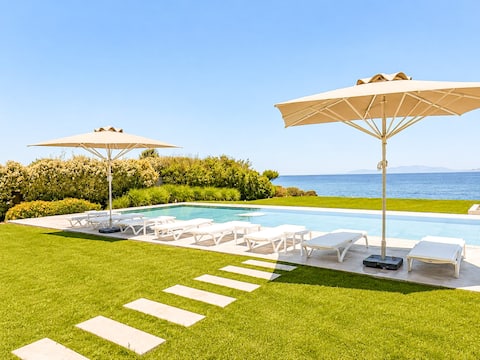Miguel: Luxury Beachfront Villa with Heated Pool