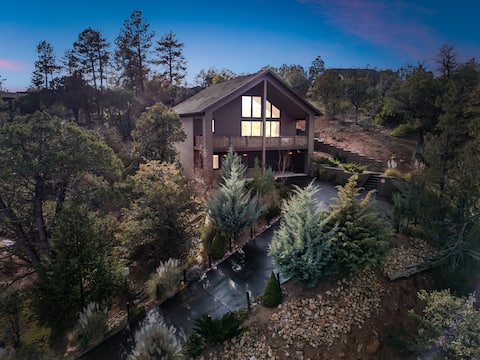 Starlink! Secluded retreat with Rim views!