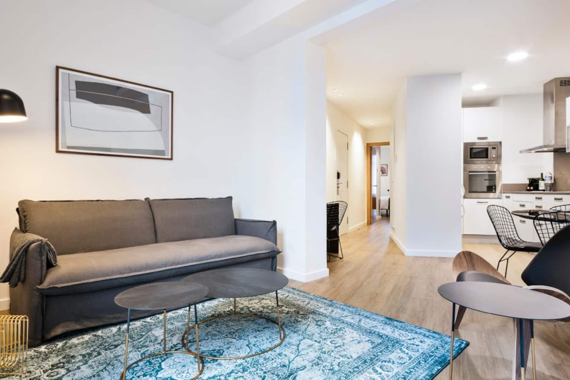 Vale Suites, 2-bed flat & balcony and terrace 101