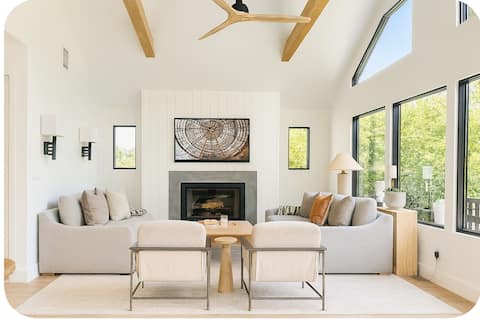 Successful Airbnb property: MTK Designer Home with Fireplace in Montauk