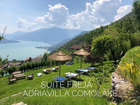 Like in a Freja Suite chalet on Lake Como