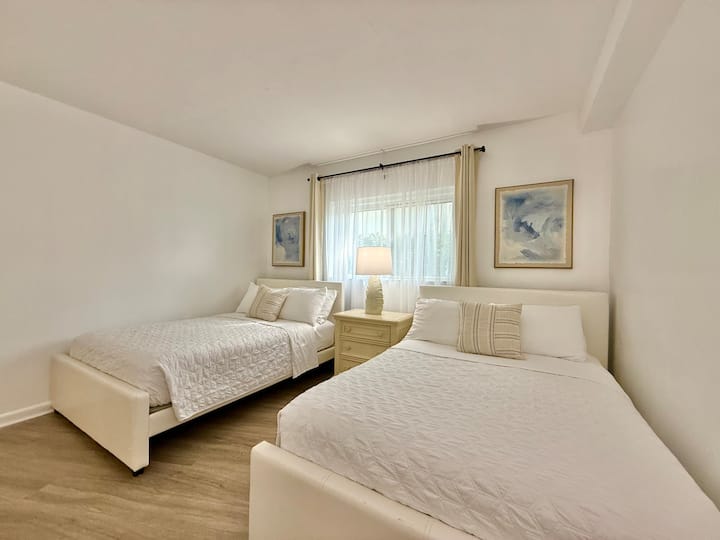 2 Full size beds