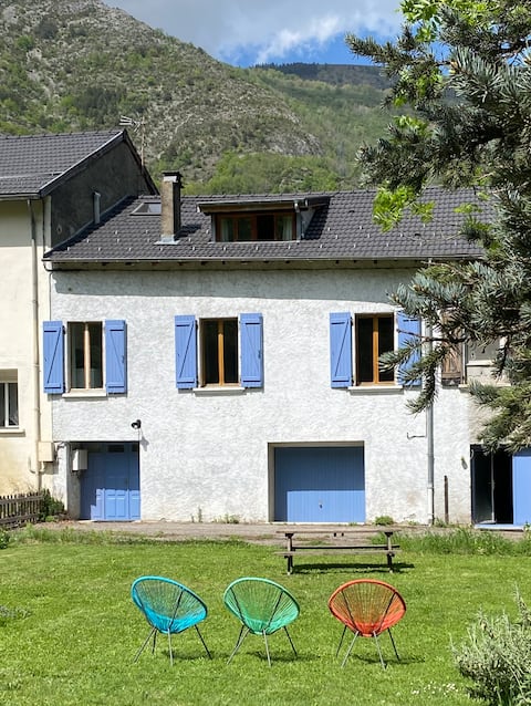 Family cottage with garden. Pyrenees/Ariège