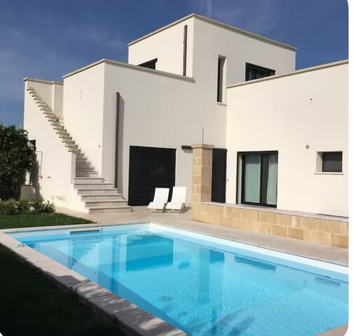 Casa Amaserena avec piscine proche du centre ville