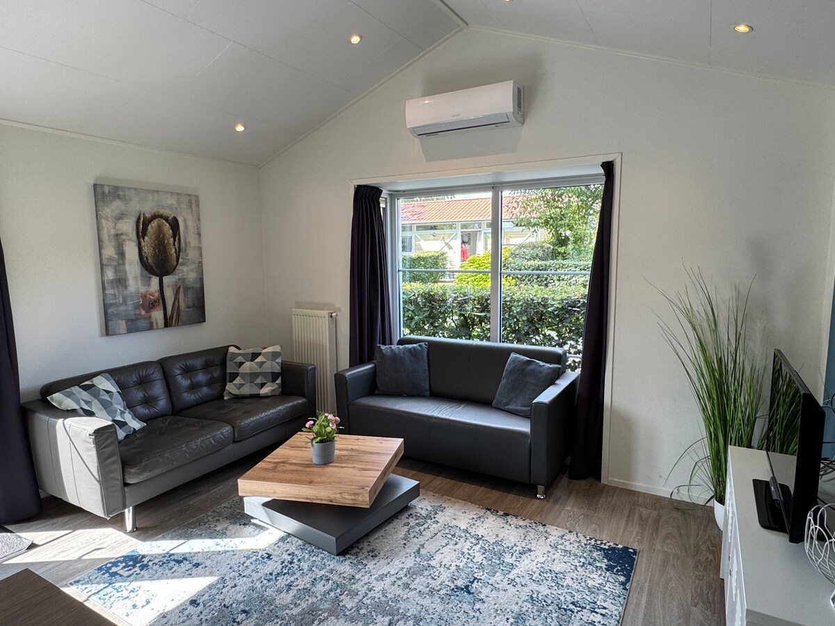 Popular Airbnb listing: Cozy Chalet Havik 9 for families & friends in Verspreide Huizen Zuiderzeeland Nunspeet
