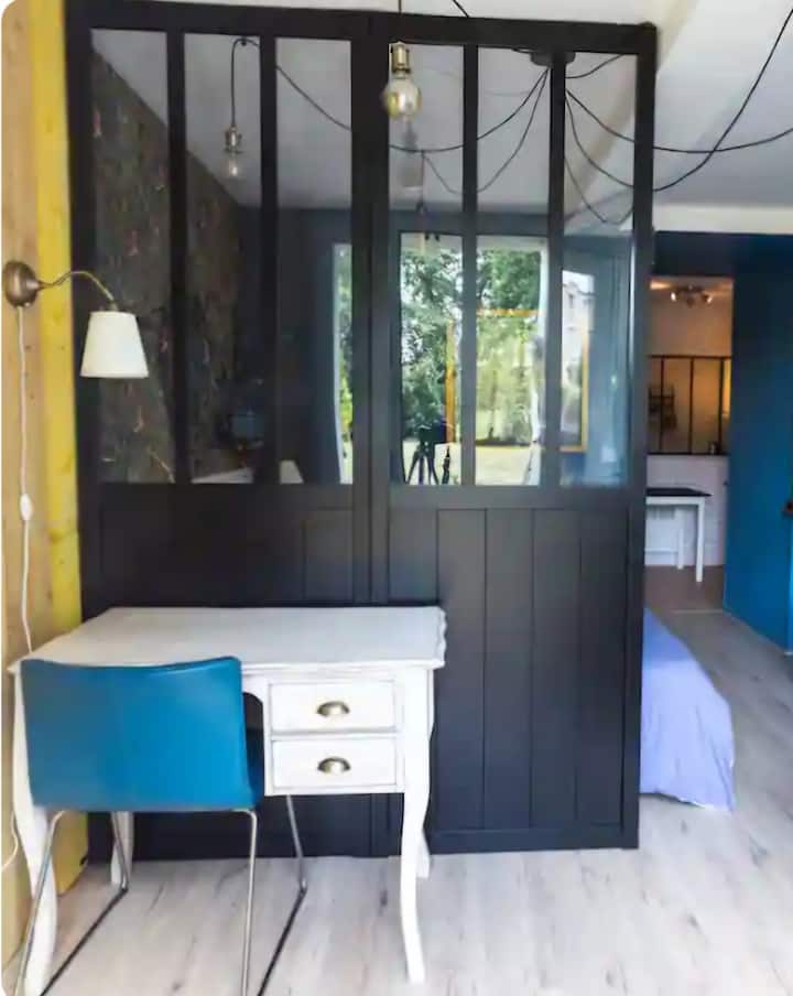 Studio De Charme Dans Un Ancien Manoir - La Rochelle