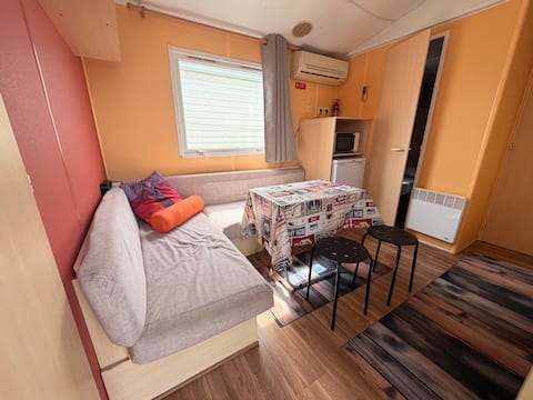 Successful Airbnb property: Vicky’s Walls Bungalow in União Das Freguesias De Pataias E Martingança