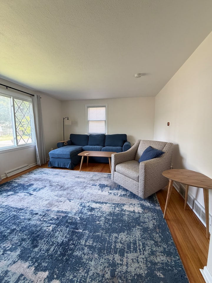 Comfortable 3br Near Su, Hospitals & Downtown - Syracuse, NY