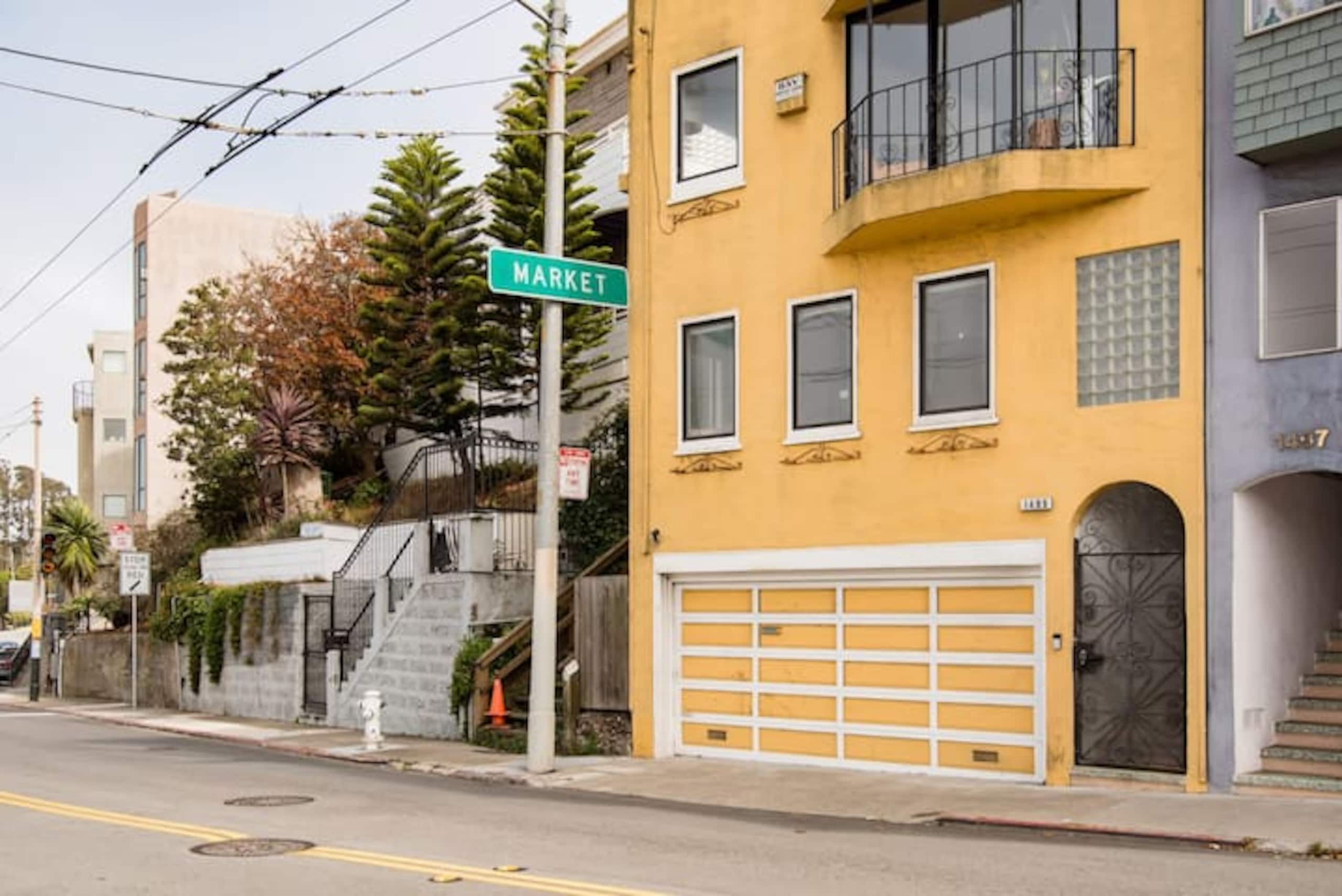 Home in San Francisco · ★4.92 · 1 bedroom · 3 beds · 1 bath - Image 29