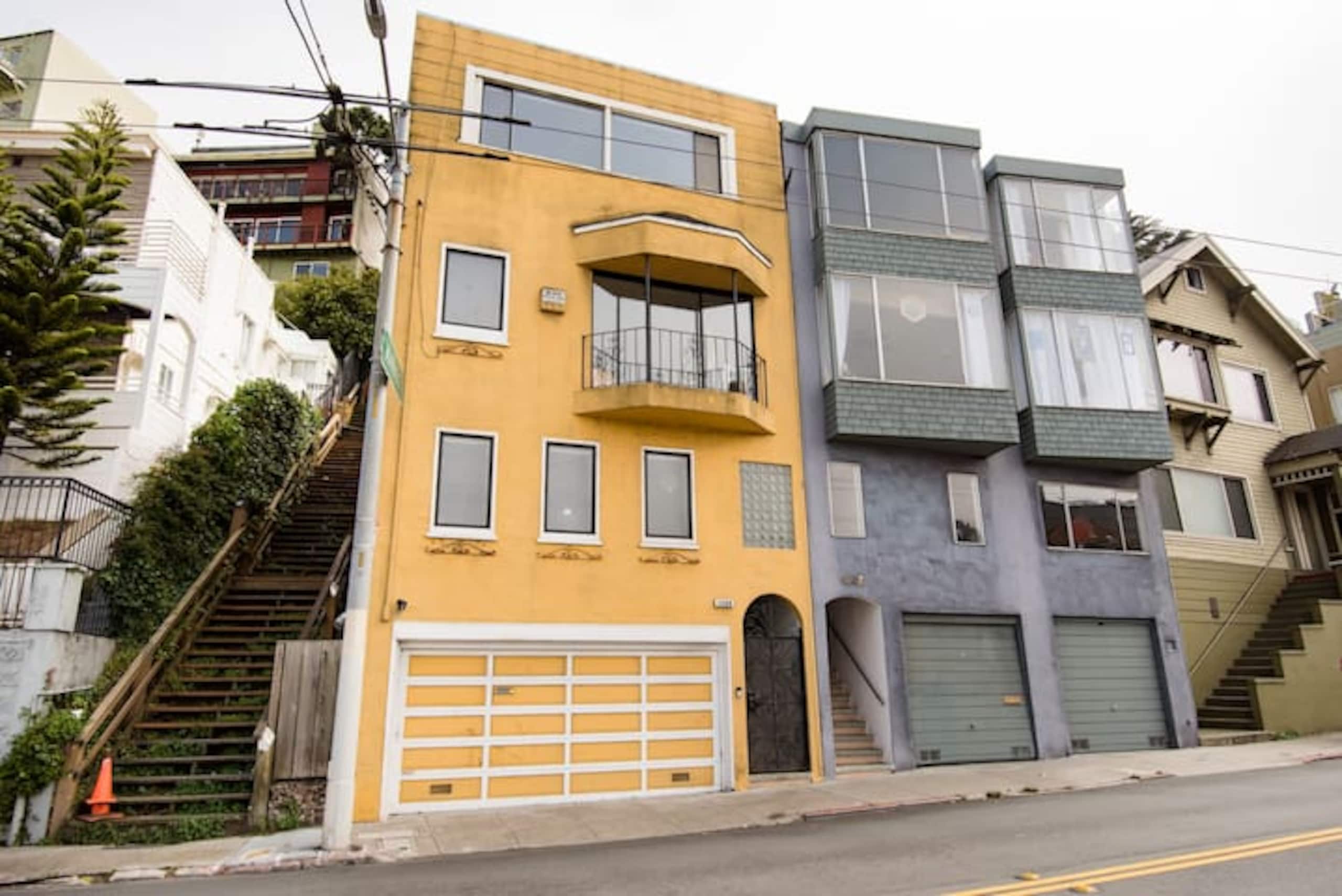 Home in San Francisco · ★4.92 · 1 bedroom · 3 beds · 1 bath - Image 31