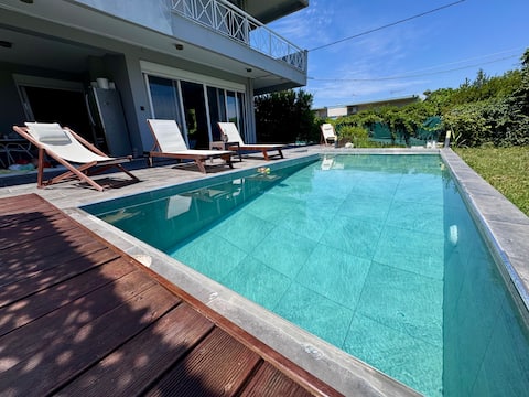 Villa Baggi (Villa With Pool By The Sea)