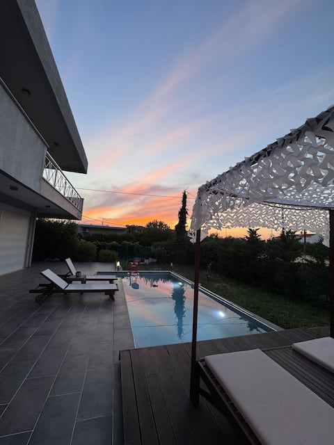 Villa Baggi (Villa With Pool By The Sea)