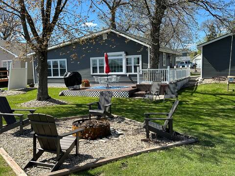 Big Stone Lake Family Cabin: Lakefront