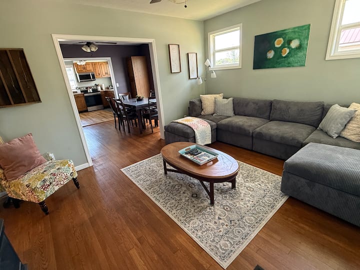 Charming On Chestnut 10 Min To Nrg Bridge - Hilltop, WV
