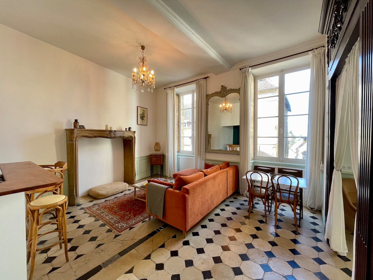 Successful Airbnb property: Le Cocand · Holiday cottage · Historic centre in Autun