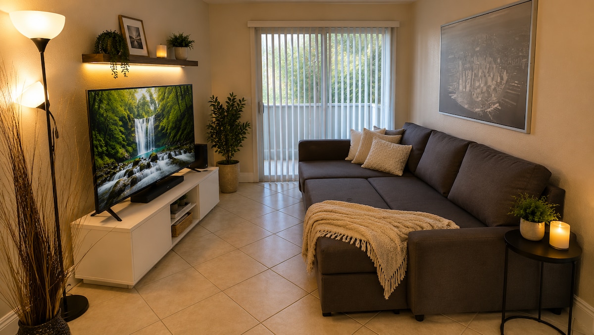 Beautiful Luxury Condo Near The Strip