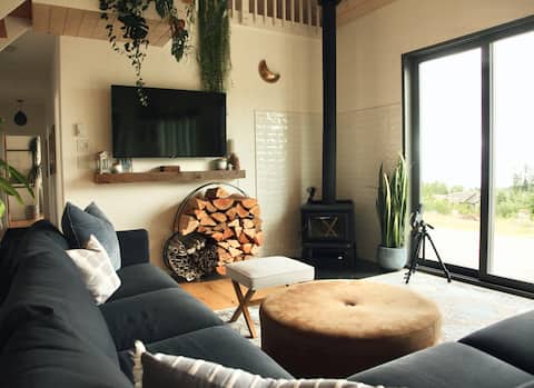 Top Airbnb: The Jordan River Family House - OceanView & HotTub in Port Renfrew & West Coast